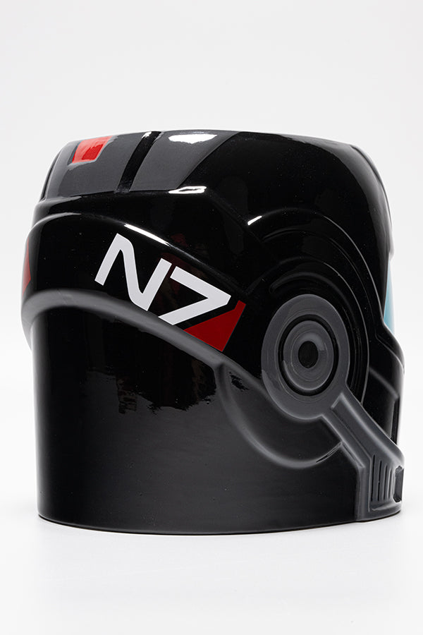 Fioriera con elmo N7 in ceramica di Mass Effect